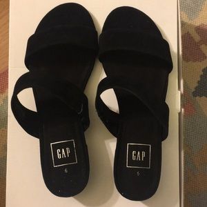 Gap double-strap black sandals